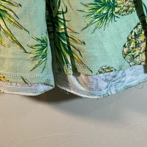 Top Drawer Shorts Pineapple Print Green Novelty size Small - Picture 4 of 9
